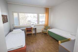Хостелы Hostel Linnasmäki Турку Двухместный номер с 2 отдельными кроватями-8